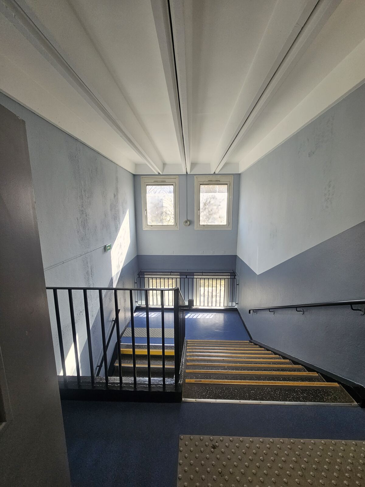 Cage d'escalier avant travaux